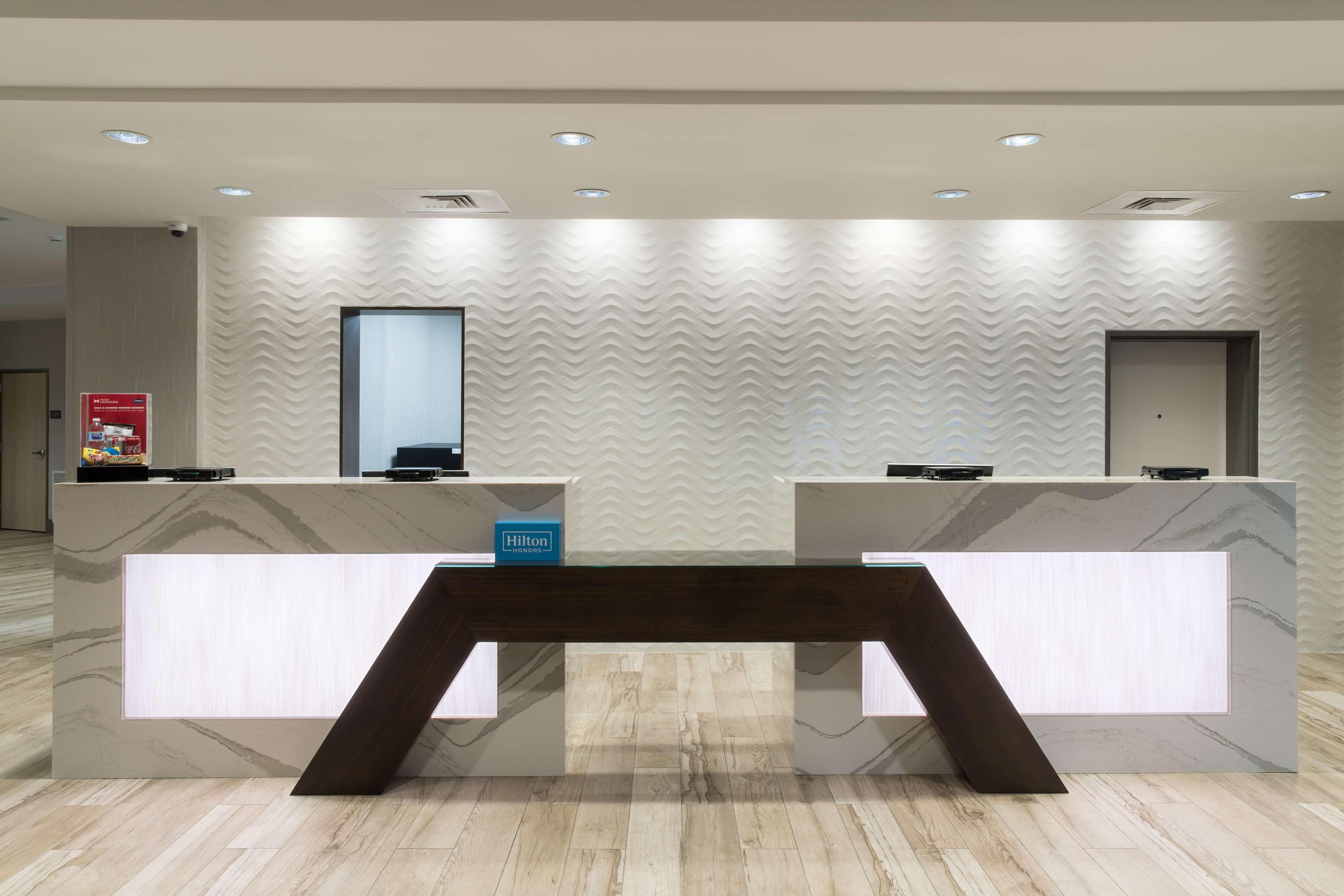Hampton Inn & Suites Cape Canaveral Cruise Port, Fl エクステリア 写真