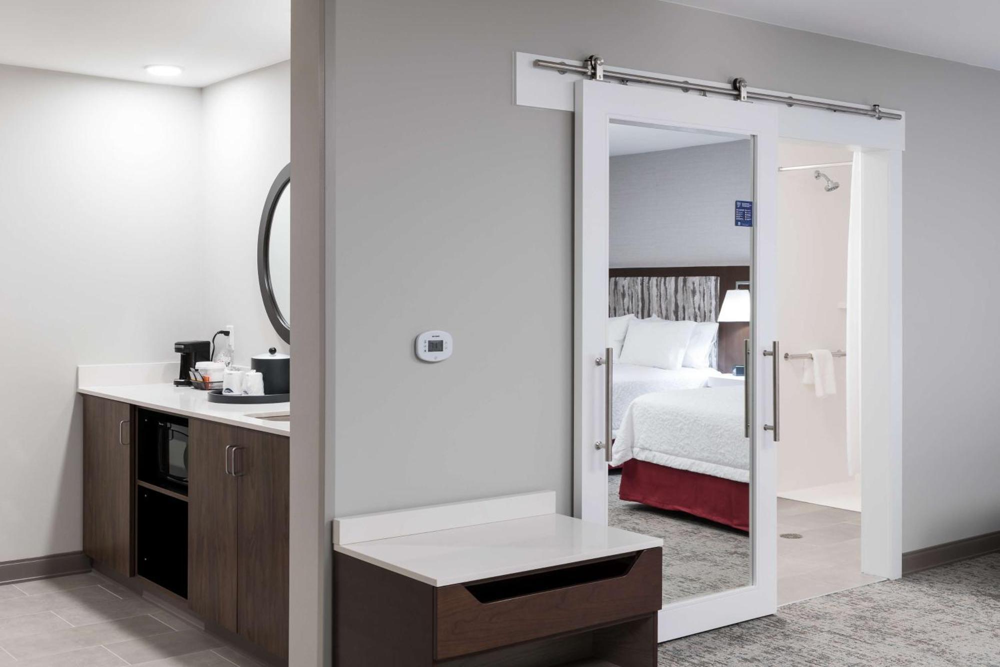 Hampton Inn & Suites Cape Canaveral Cruise Port, Fl エクステリア 写真