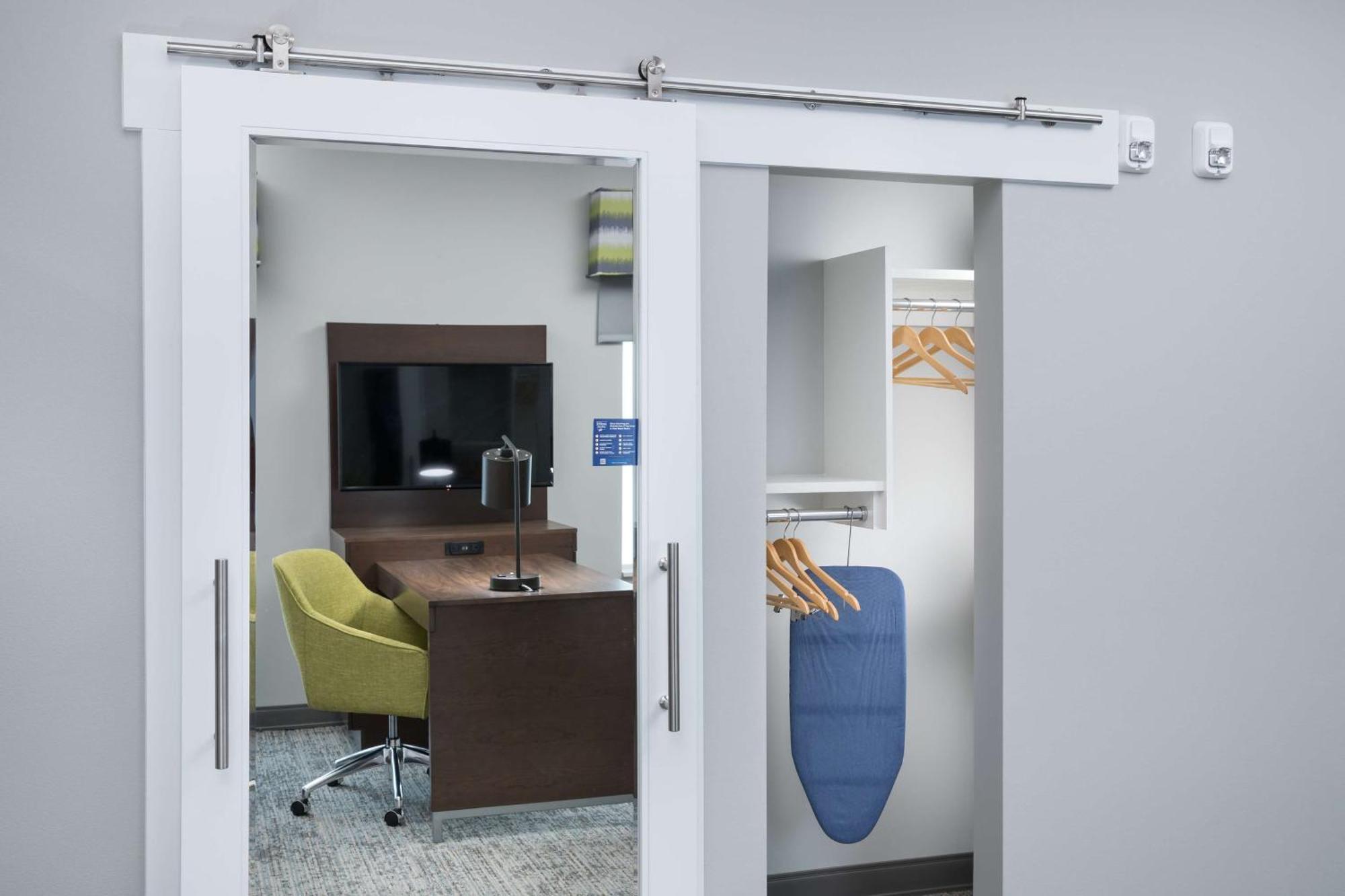 Hampton Inn & Suites Cape Canaveral Cruise Port, Fl エクステリア 写真